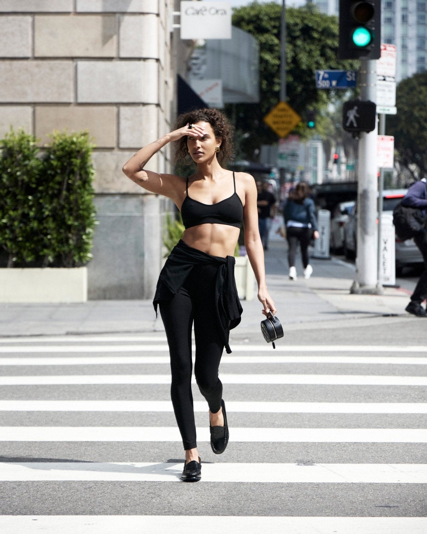 Chloe - The Park- color-black