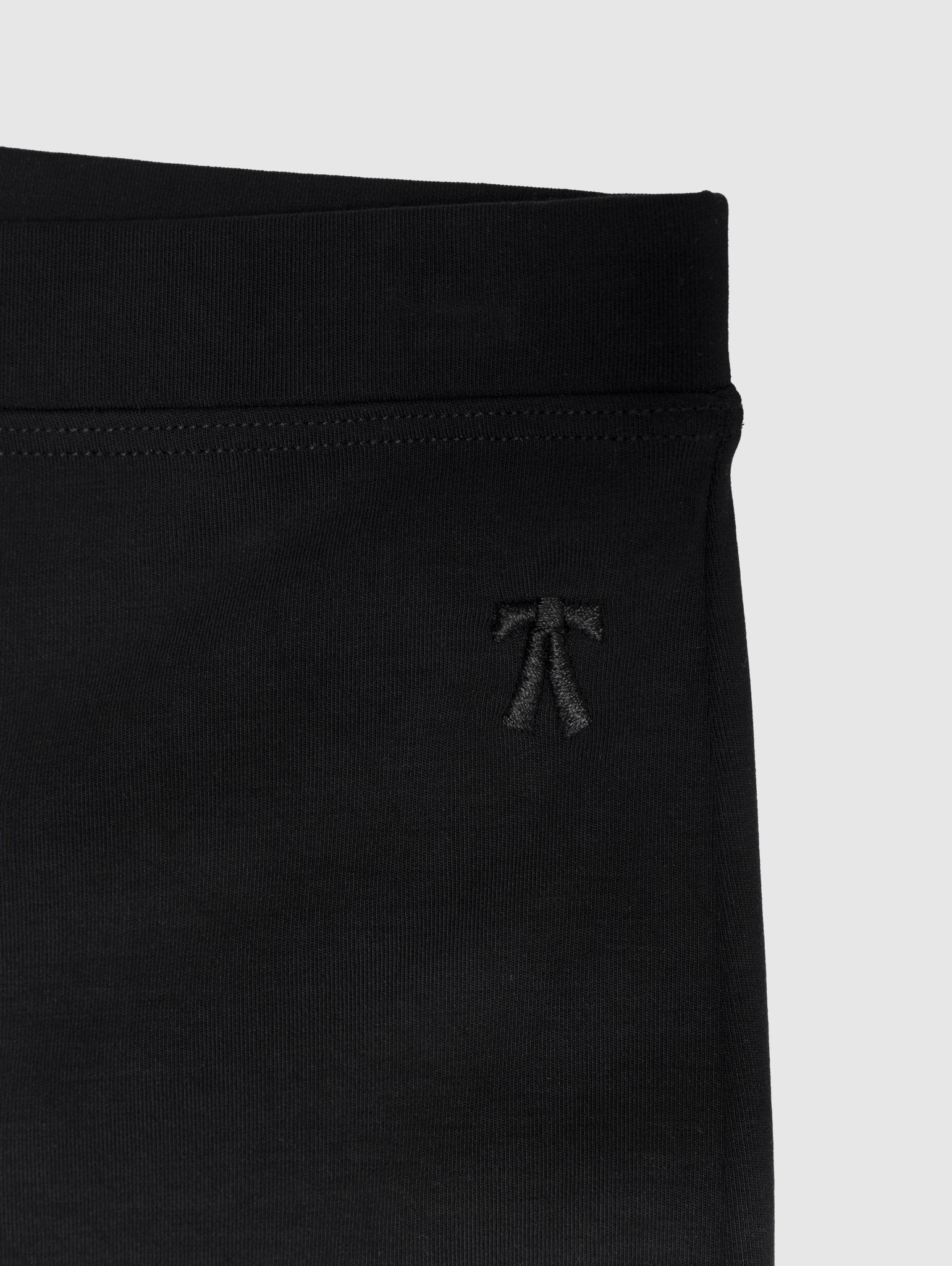 Josie - The Park- color-black