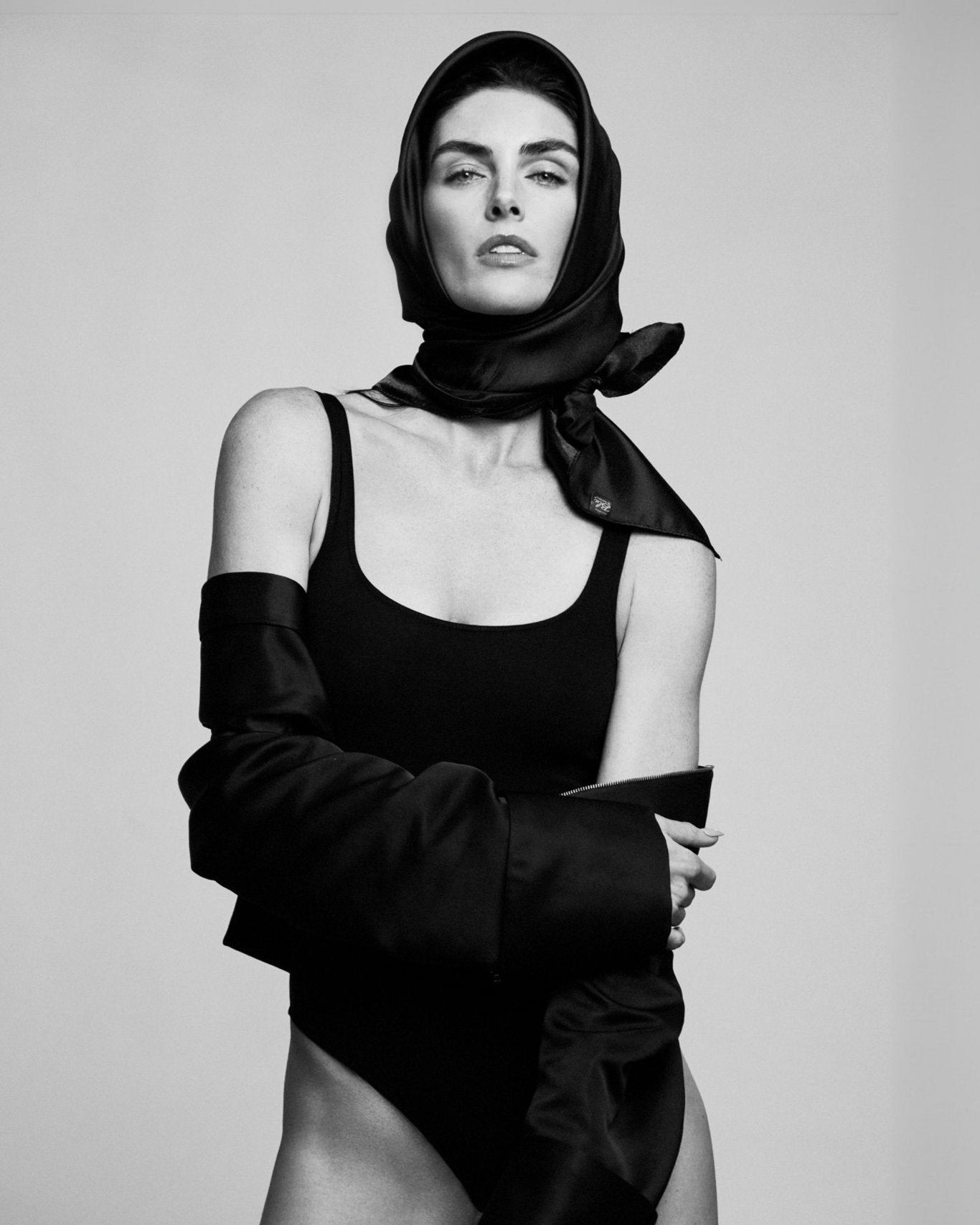 Lisa - The Park - color-black